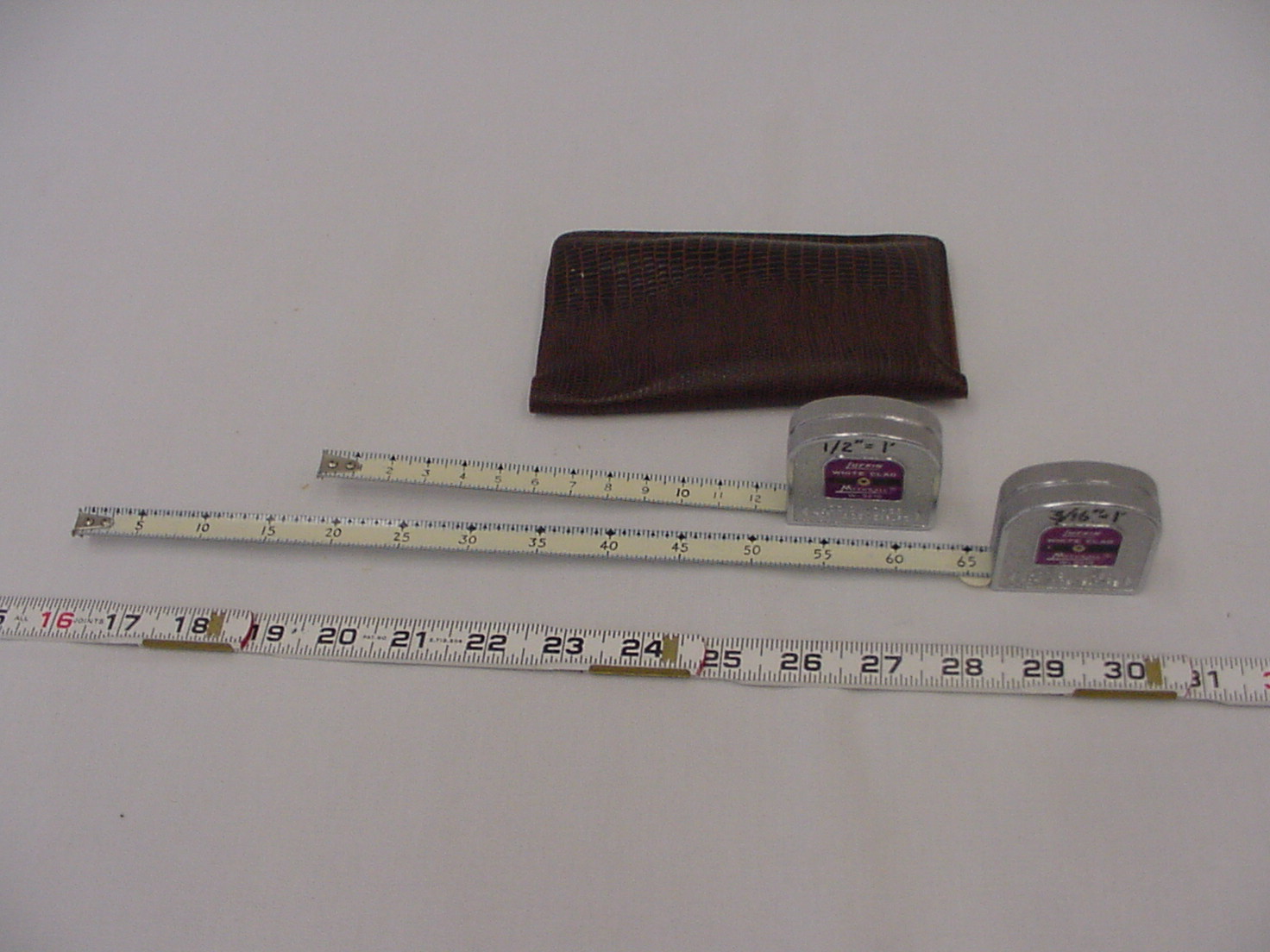 measuring tape and leather case 2.jpg